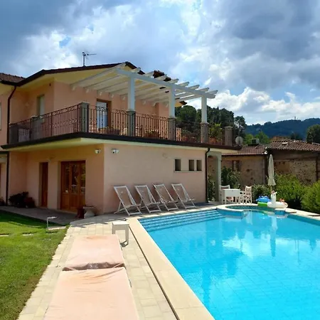 Villa Ester Camaiore